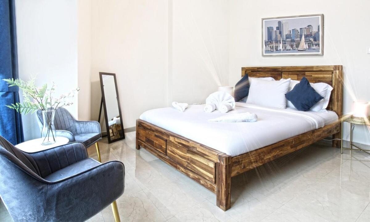 Apartment Marina View, Close To & Metro Dubai